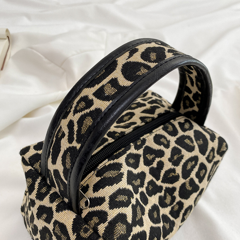 Leopard Makeup Bag Luxury  Lar - Luxury Skincare & Spa Photos recensione e prezzo