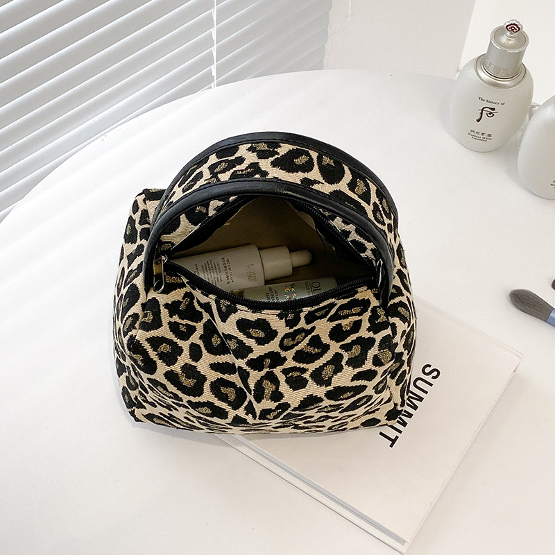 Leopard Makeup Bag Luxury  Lar - Luxury Skincare & Spa Photos recensione e prezzo